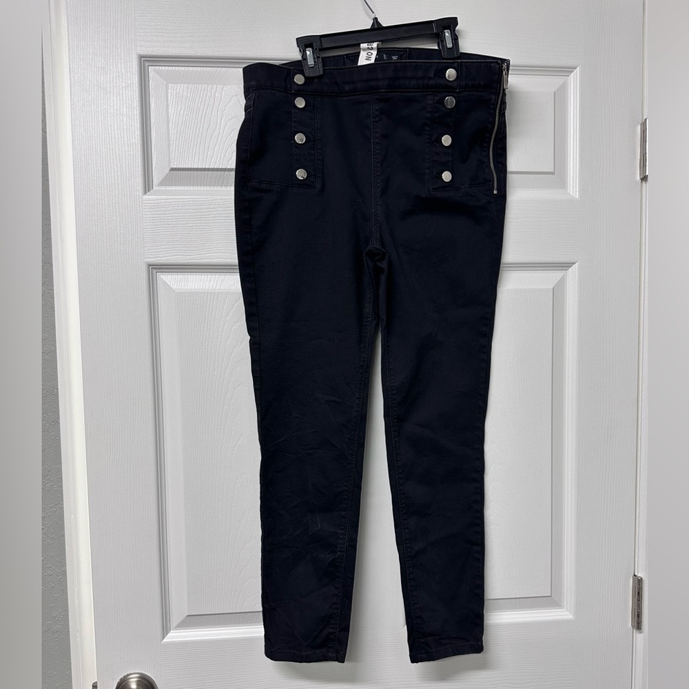 Karen Millen Black button front skinny leg pants Size 10